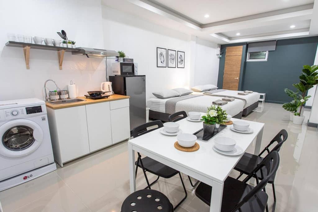 P1 Silom Pan Large Room Full Kitchen Wifi 4-6Pax Bangkok Kültér fotó