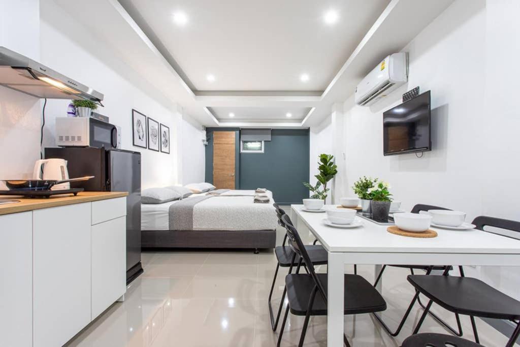 P1 Silom Pan Large Room Full Kitchen Wifi 4-6Pax Bangkok Kültér fotó